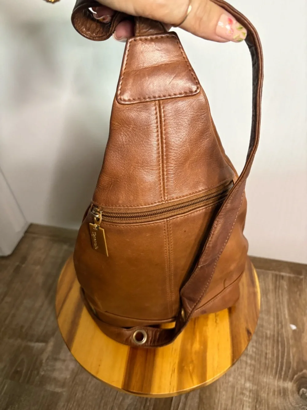 Tignanello Vintage Brown Leather Sling Backpack with Gold Hardware Boho Sleek - Picture 2 of 12